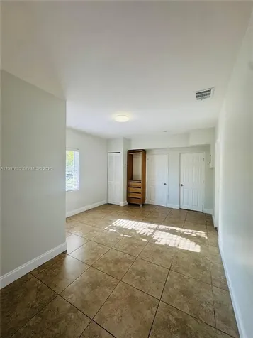 2816 Pine Tree Drive Miami Beach FL 33140
