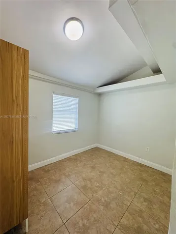 2816 Pine Tree Drive Miami Beach FL 33140