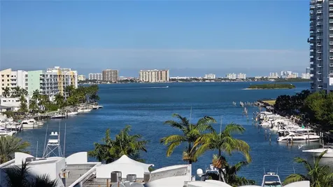 7900 Harbor Island Drive North Bay Village FL 33141