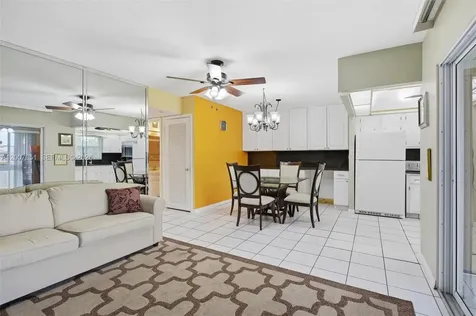 5300 Washington Street Hollywood FL 33021