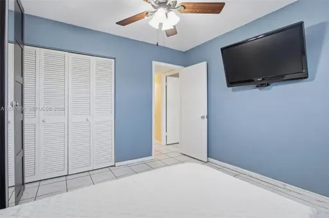 5300 Washington Street Hollywood FL 33021
