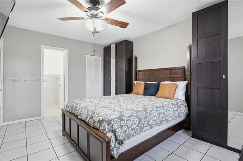 5300 Washington Street Hollywood FL 33021