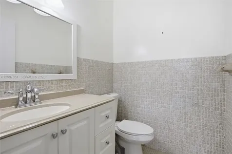 5300 Washington Street Hollywood FL 33021