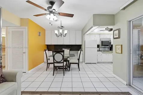 5300 Washington Street Hollywood FL 33021