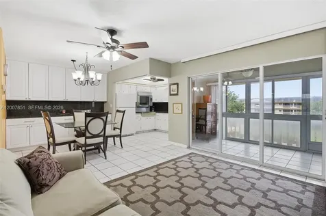 5300 Washington Street Hollywood FL 33021