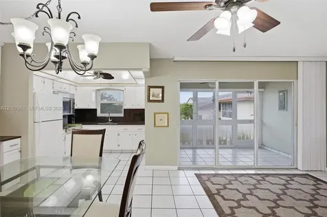 5300 Washington Street Hollywood FL 33021