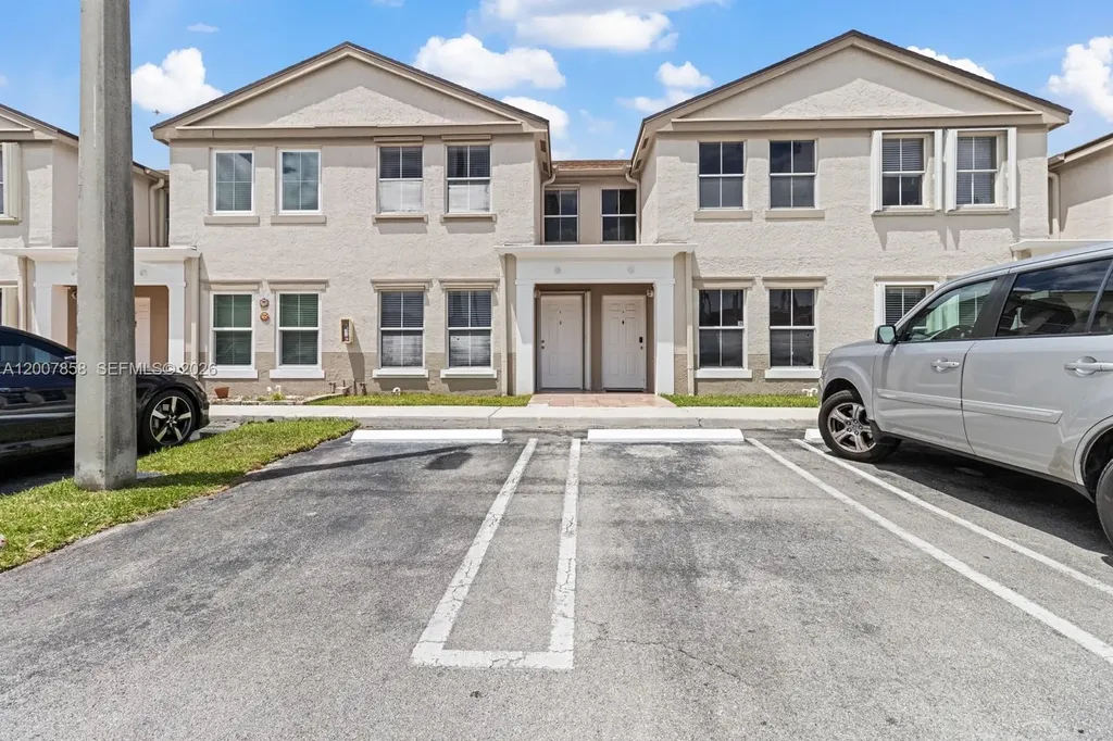 9187 Fontainebleau Boulevard Miami FL 33172