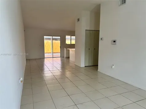 18388 NW 75th Passage Hialeah FL 33015