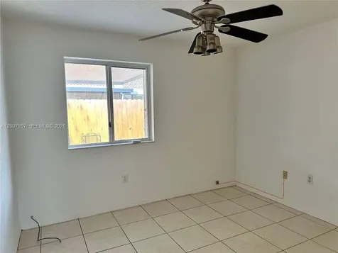18388 NW 75th Passage Hialeah FL 33015
