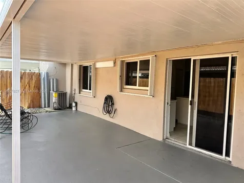 18388 NW 75th Passage Hialeah FL 33015
