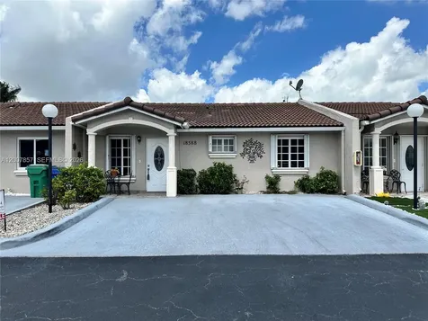 18388 NW 75th Passage Hialeah FL 33015