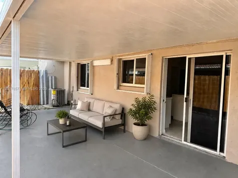 18388 NW 75th Passage Hialeah FL 33015