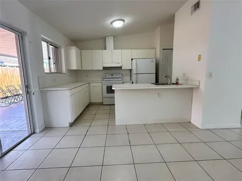 18388 NW 75th Passage Hialeah FL 33015