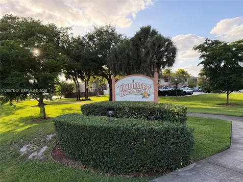4403 SW 70th Terrace Davie FL 33314