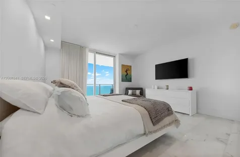 3951 S Ocean Drive Hollywood FL 33019
