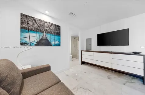 3951 S Ocean Drive Hollywood FL 33019