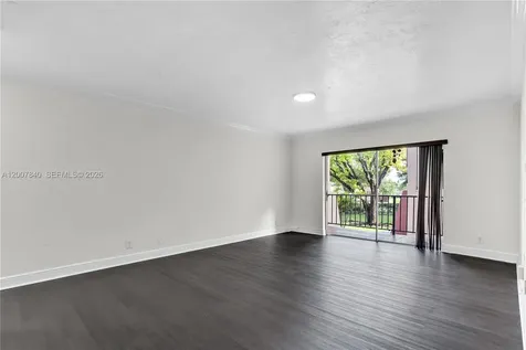 13715 Kendale Lakes Circle Miami FL 33183