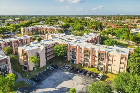 13715 Kendale Lakes Circle Miami FL 33183