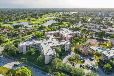 13715 Kendale Lakes Circle Miami FL 33183