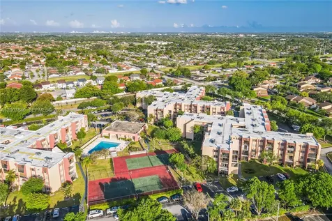 13715 Kendale Lakes Circle Miami FL 33183