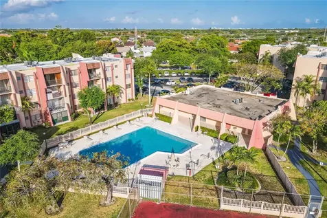 13715 Kendale Lakes Circle Miami FL 33183