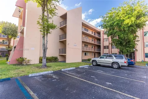 13715 Kendale Lakes Circle Miami FL 33183