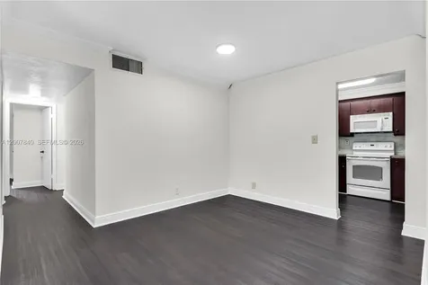 13715 Kendale Lakes Circle Miami FL 33183