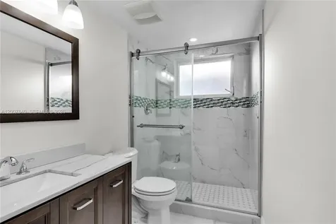 13715 Kendale Lakes Circle Miami FL 33183