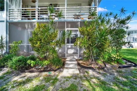 28 Islewood B Deerfield Beach FL 33442