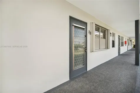 28 Islewood B Deerfield Beach FL 33442