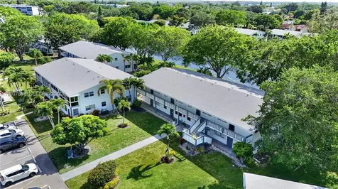 28 Islewood B Deerfield Beach FL 33442