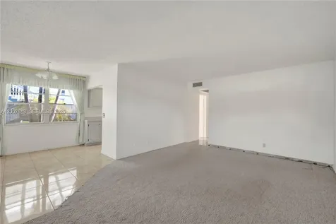 28 Islewood B Deerfield Beach FL 33442