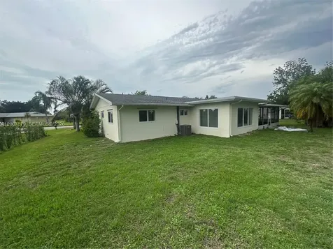 107 W Lake Drive Lehigh Acres FL 33936
