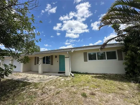 107 W Lake Drive Lehigh Acres FL 33936