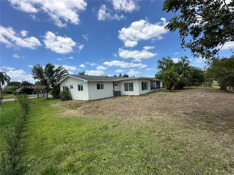 107 W Lake Drive Lehigh Acres FL 33936