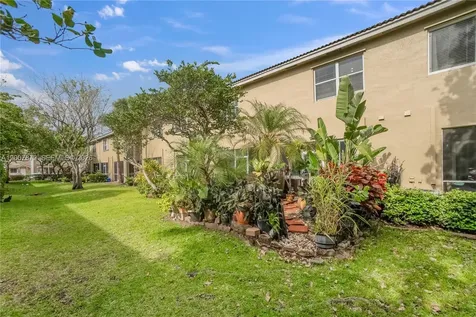 716 SW 122nd Avenue Pembroke Pines FL 33025