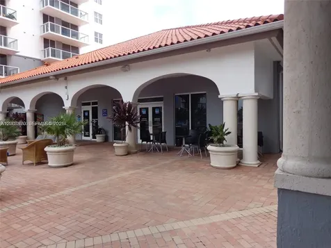 5091 NW 7th Street Miami FL 33126