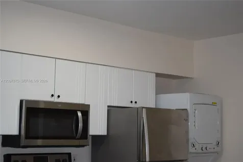 5091 NW 7th Street Miami FL 33126