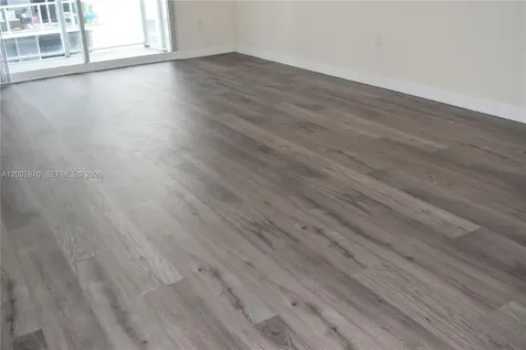5091 NW 7th Street Miami FL 33126