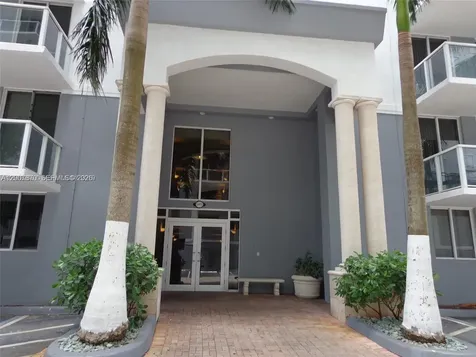 5091 NW 7th Street Miami FL 33126