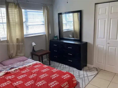 5300 NE 6th Avenue Oakland Park FL 33334