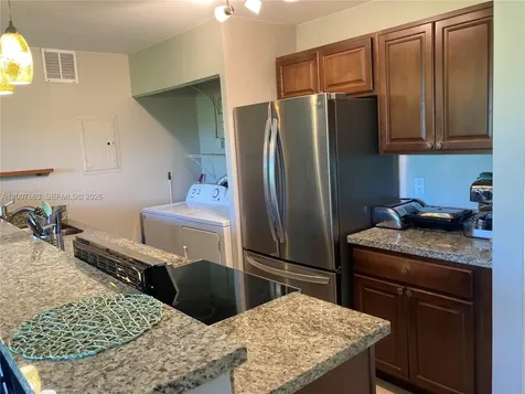 5300 NE 6th Avenue Oakland Park FL 33334