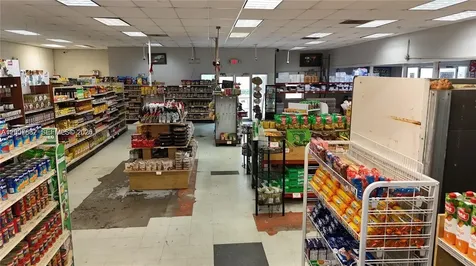1574 W 39 Place Hialeah FL 33012