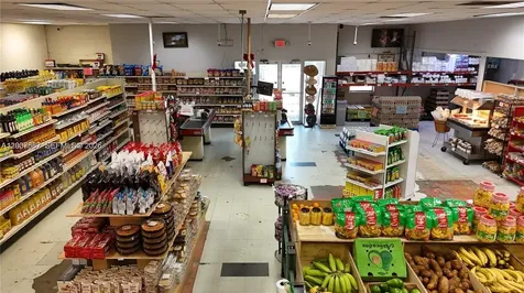1574 W 39 Place Hialeah FL 33012