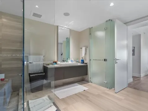 3250 NE 188th Street Aventura FL 33180