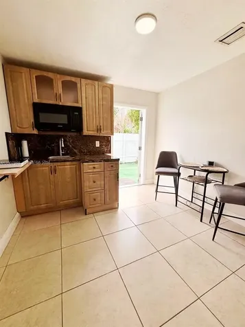 6870 SW 5th Court Pembroke Pines FL 33023