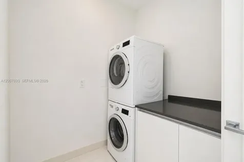 300 Biscayne Boulevard Way Miami FL 33131