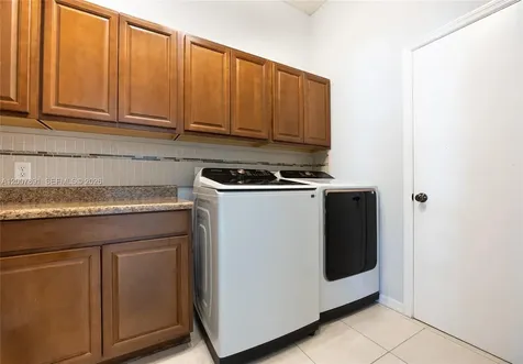 2033 SW Beekman Street Port St. Lucie FL 34953
