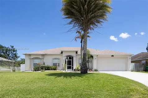 2033 SW Beekman Street Port St. Lucie FL 34953