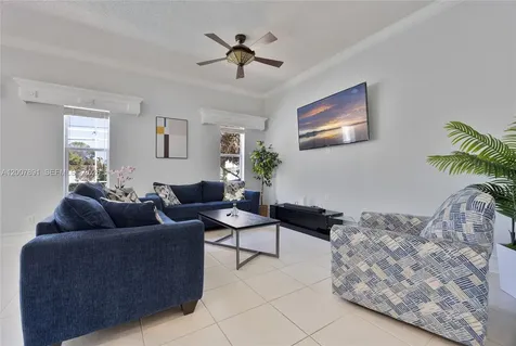 2033 SW Beekman Street Port St. Lucie FL 34953